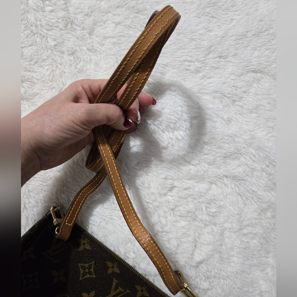 Louis Vuitton Large Pochette With Long Strap! - Picture 7 of 14